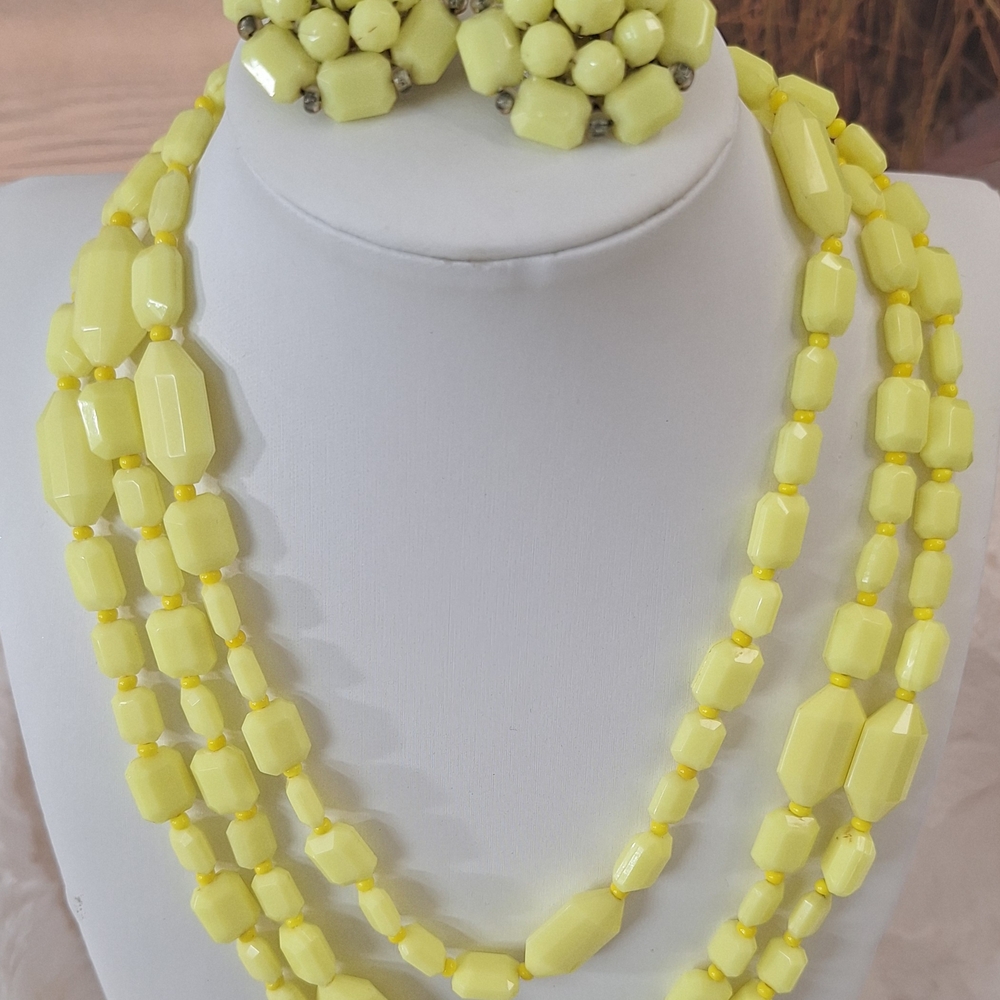Elegant Yellow Beaded Necklace Set